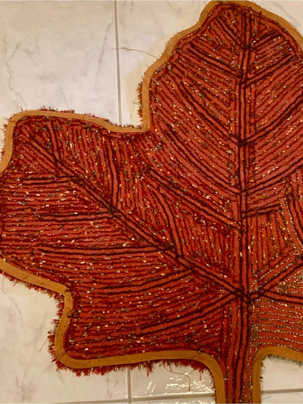 NWT Pier 1 leaf shaped autumnal  color shag accent rug